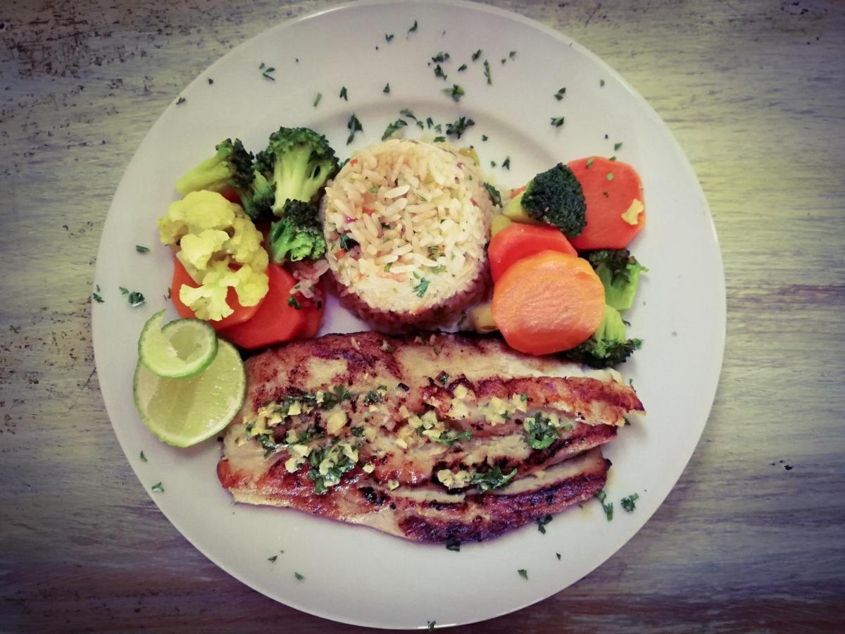 Tapas & Surf Hotel Petacaltepe Ngoại thất bức ảnh